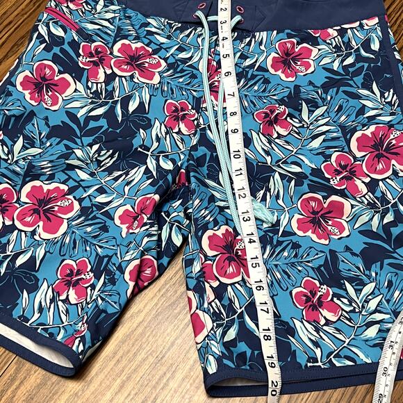 Tommy Bahama swim trunks navy pink floral 30 - Picture 4 of 7